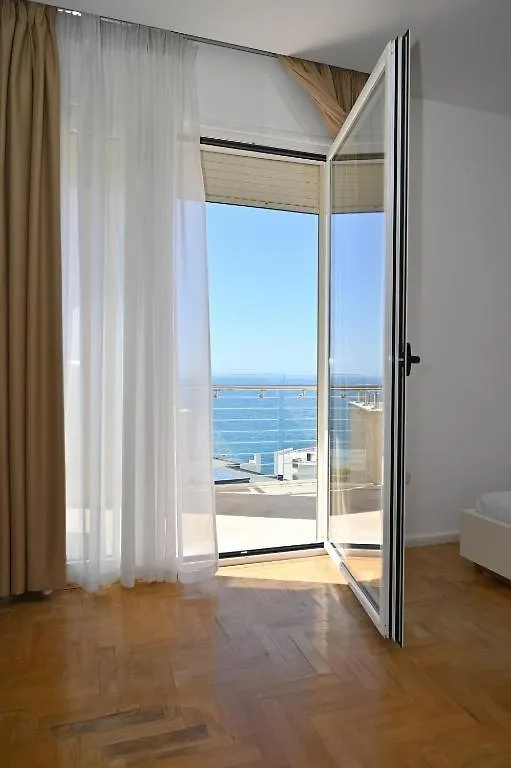 Thea Hotel Avlonya